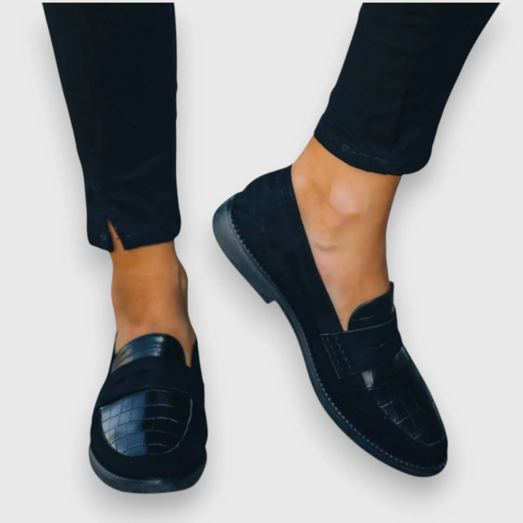 – Liny Unbeatable range International shipping Loafer