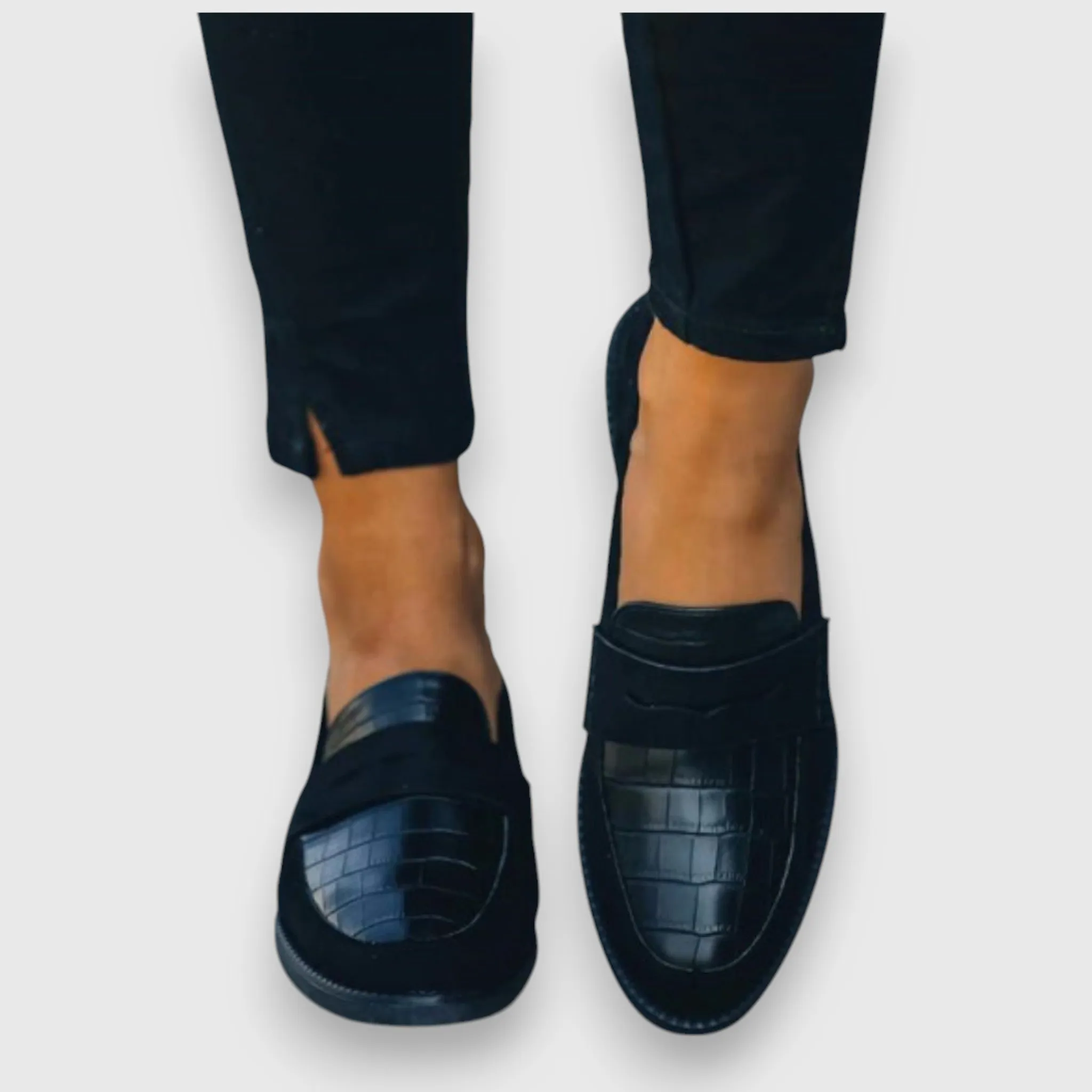 – Liny Unbeatable range International shipping Loafer