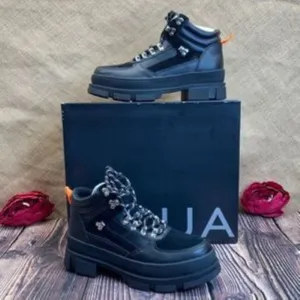Aqua Black Leather Hike Boots 6