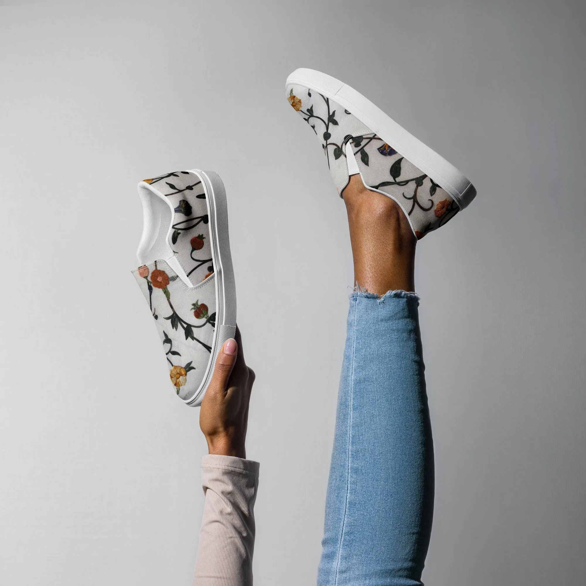 Arel Women’s slip-on canvas shoes