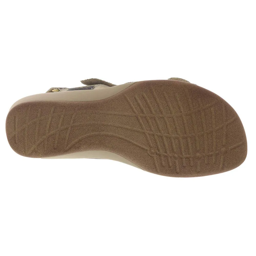 Easy Spirit Hartwell Womens Sandal 11 BM US NaturalMultiSnake