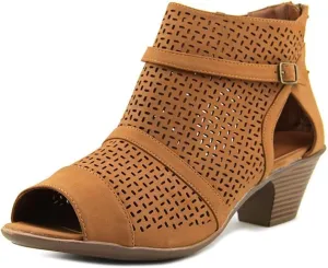 Easy Street Women's Carrigan Ankle Boot, Tan, 6