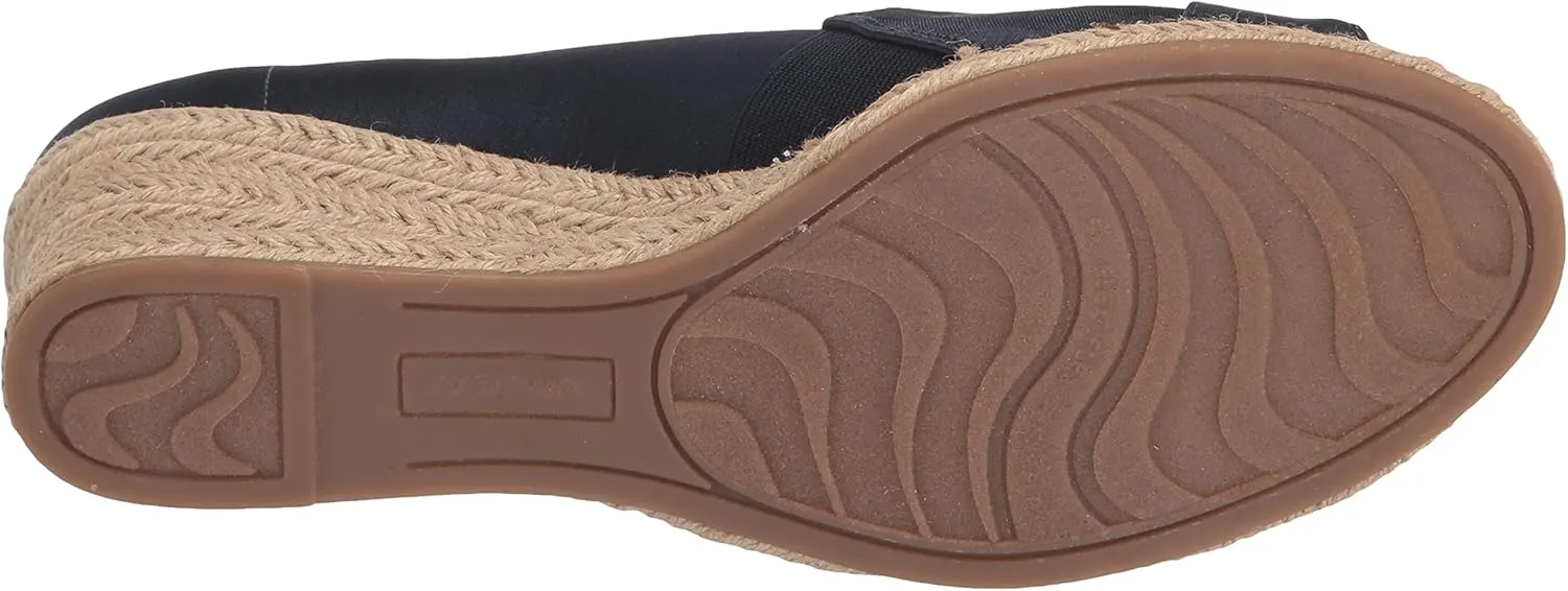Easy Street Women's Jasper Wedge Sandal