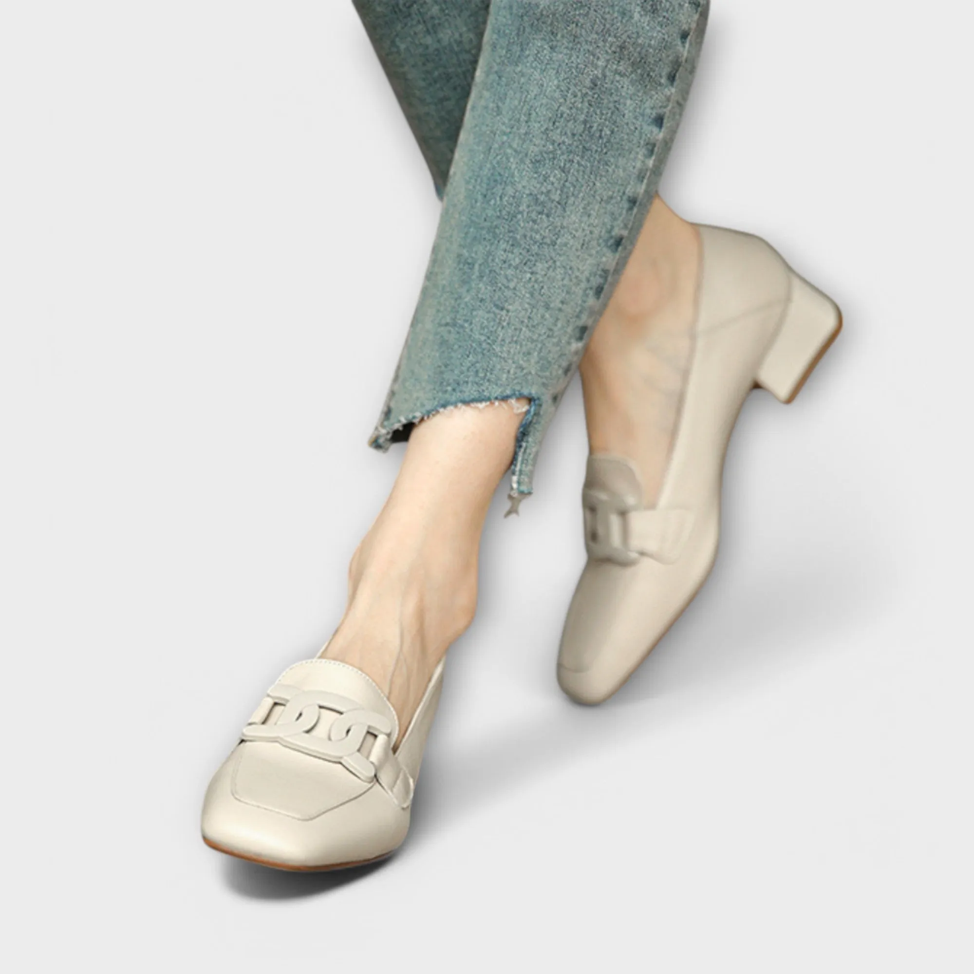 Fashion Elvya™ - Easy to install Resilient Chain Loafers