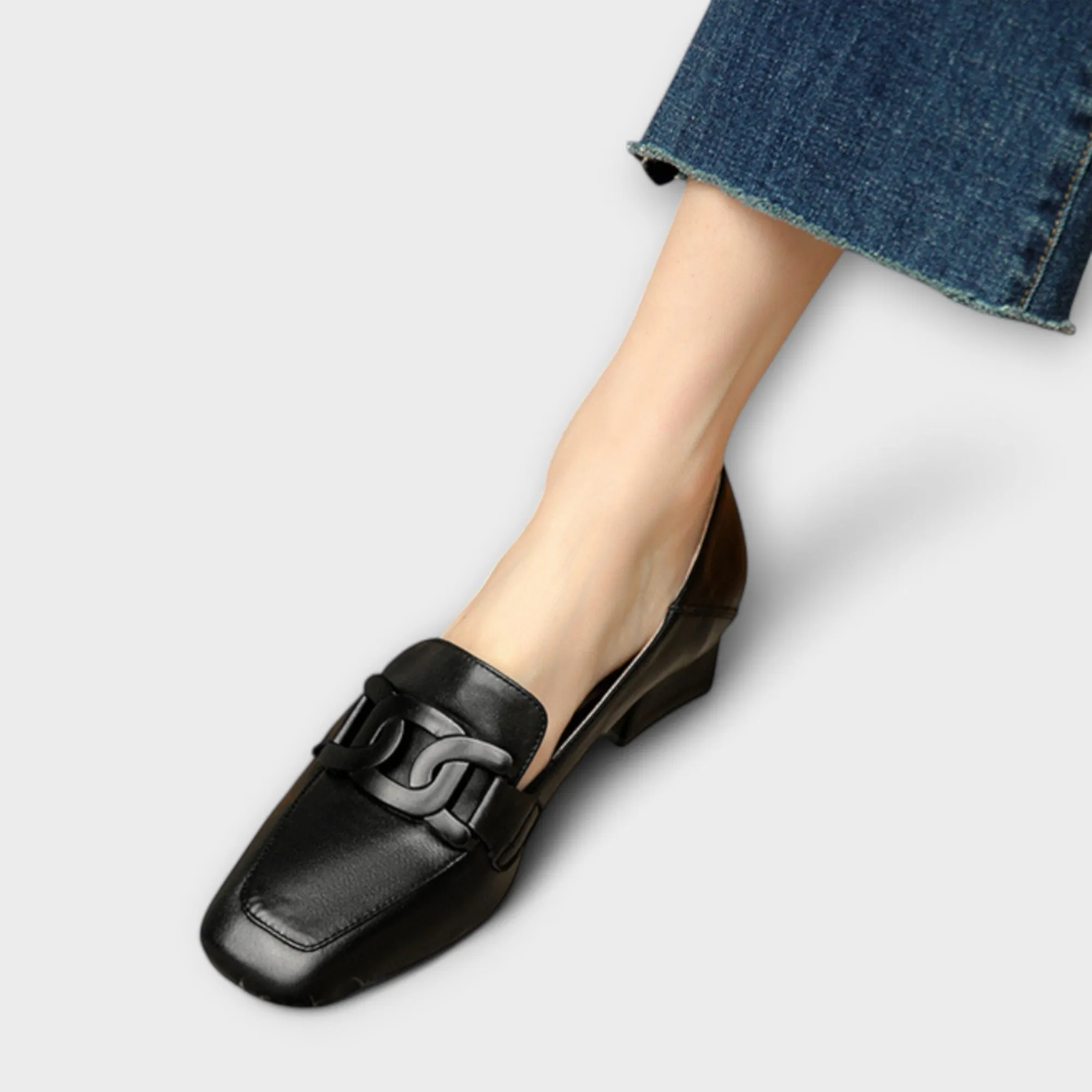 Fashion Elvya™ - Easy to install Resilient Chain Loafers