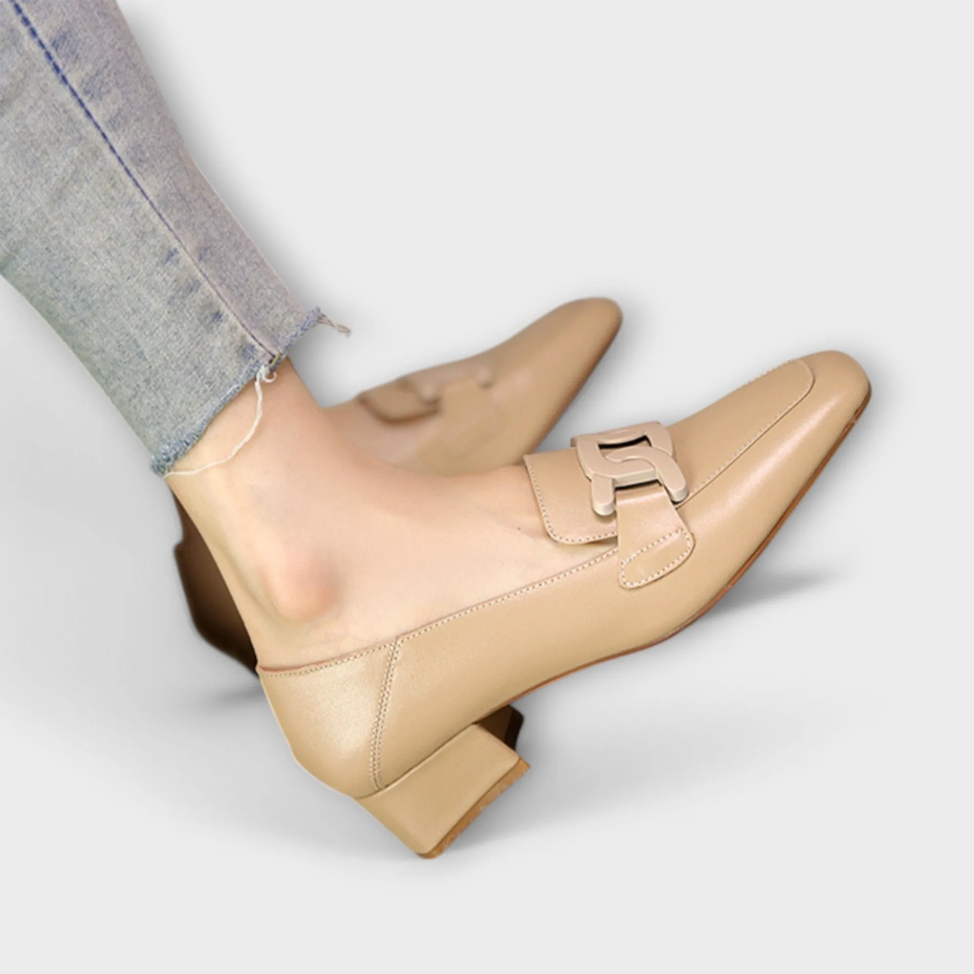 Fashion Elvya™ - Easy to install Resilient Chain Loafers