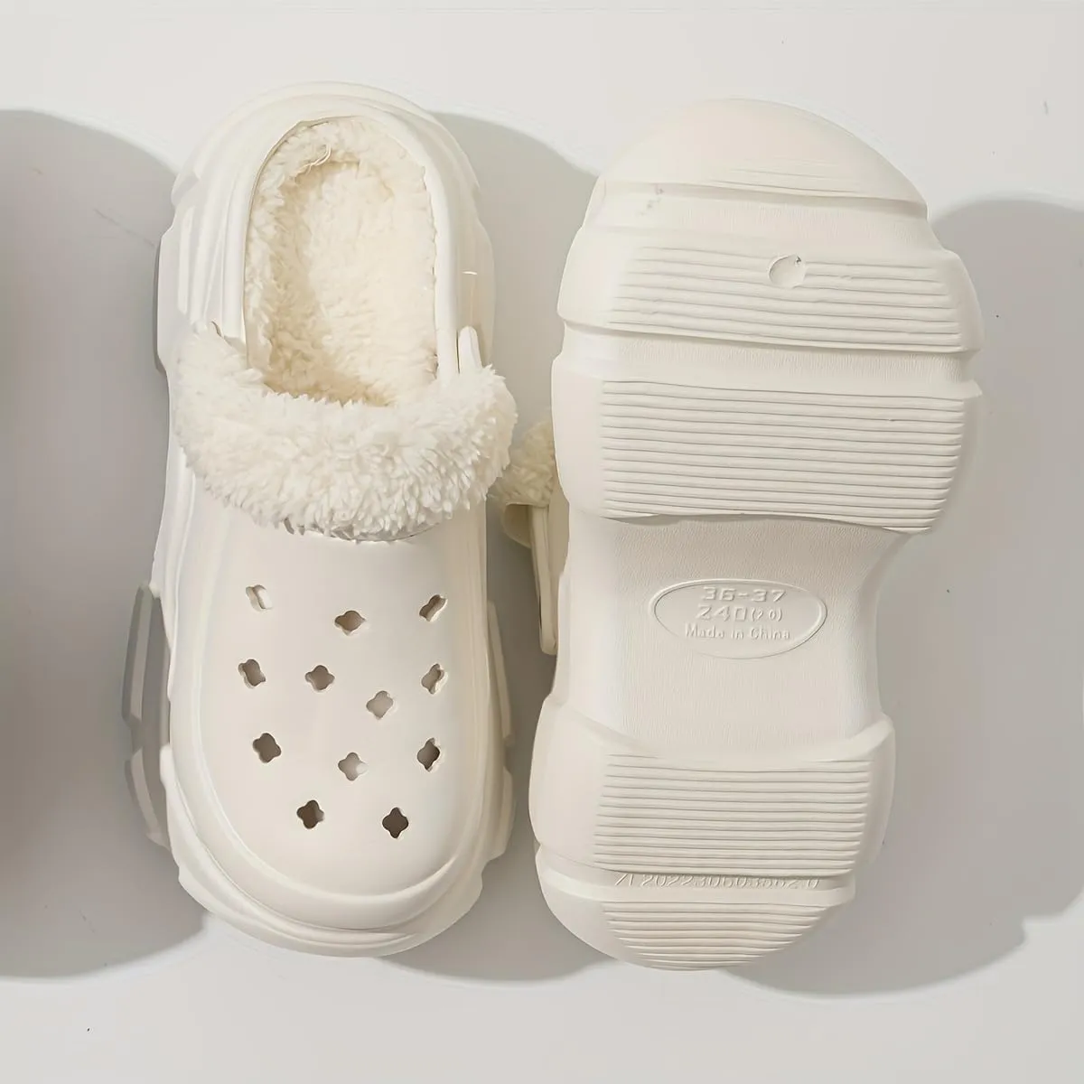 Hhhchpm Solid Color Thermal Lined Clogs, Slip On Soft Sole Platform Non-Slip Fuzzy Shoes, Winter Plush Closed Toe Shoes