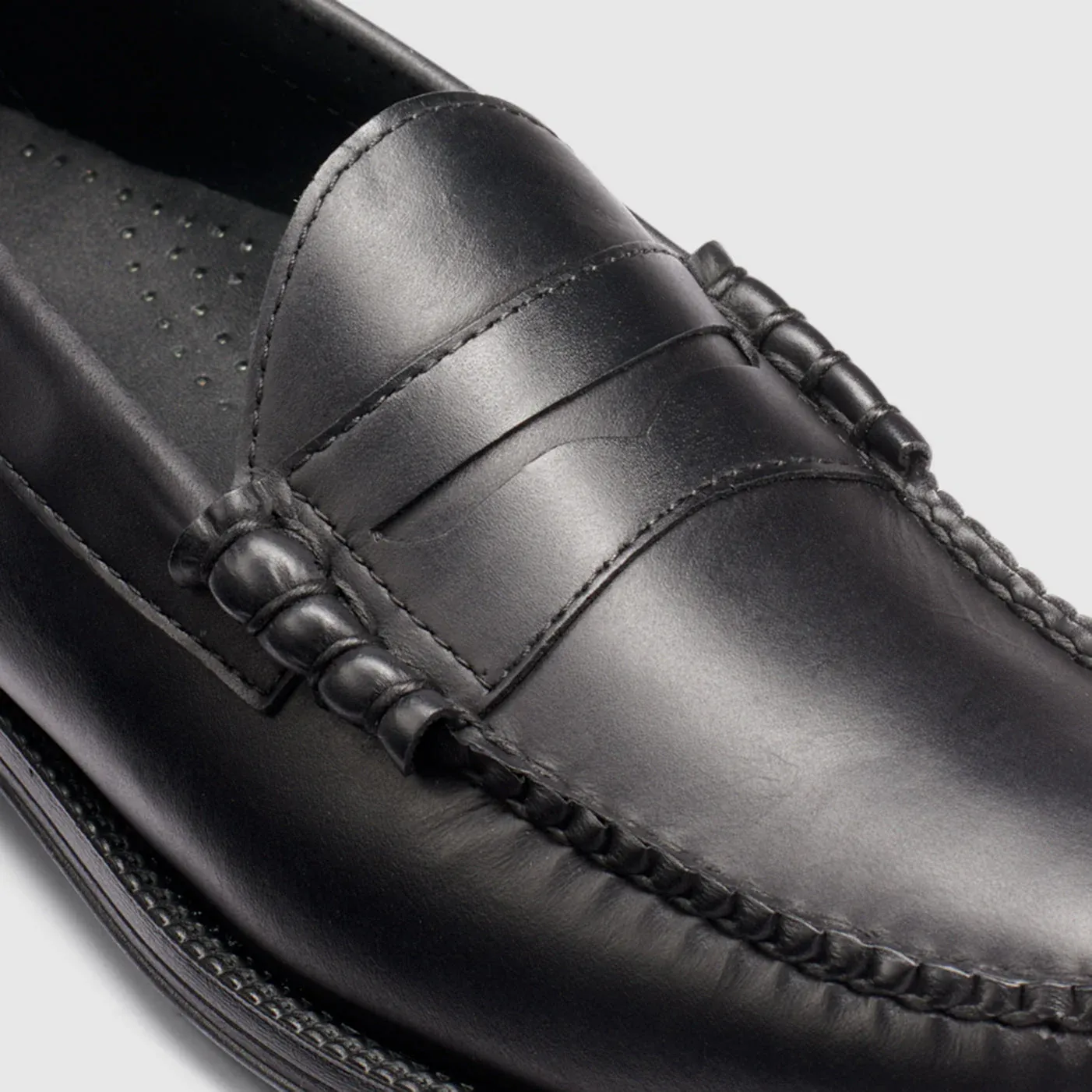 Larson Easy Weejuns Loafer in Black