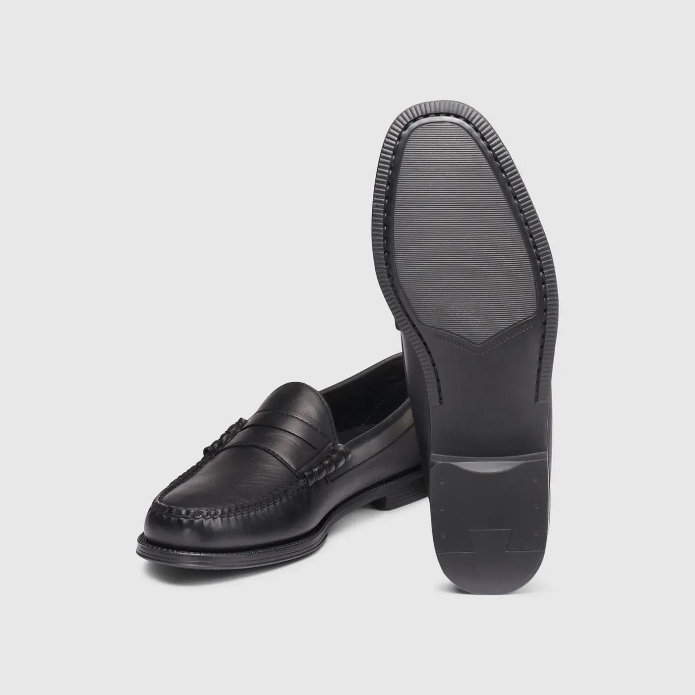Larson Easy Weejuns Loafer in Black