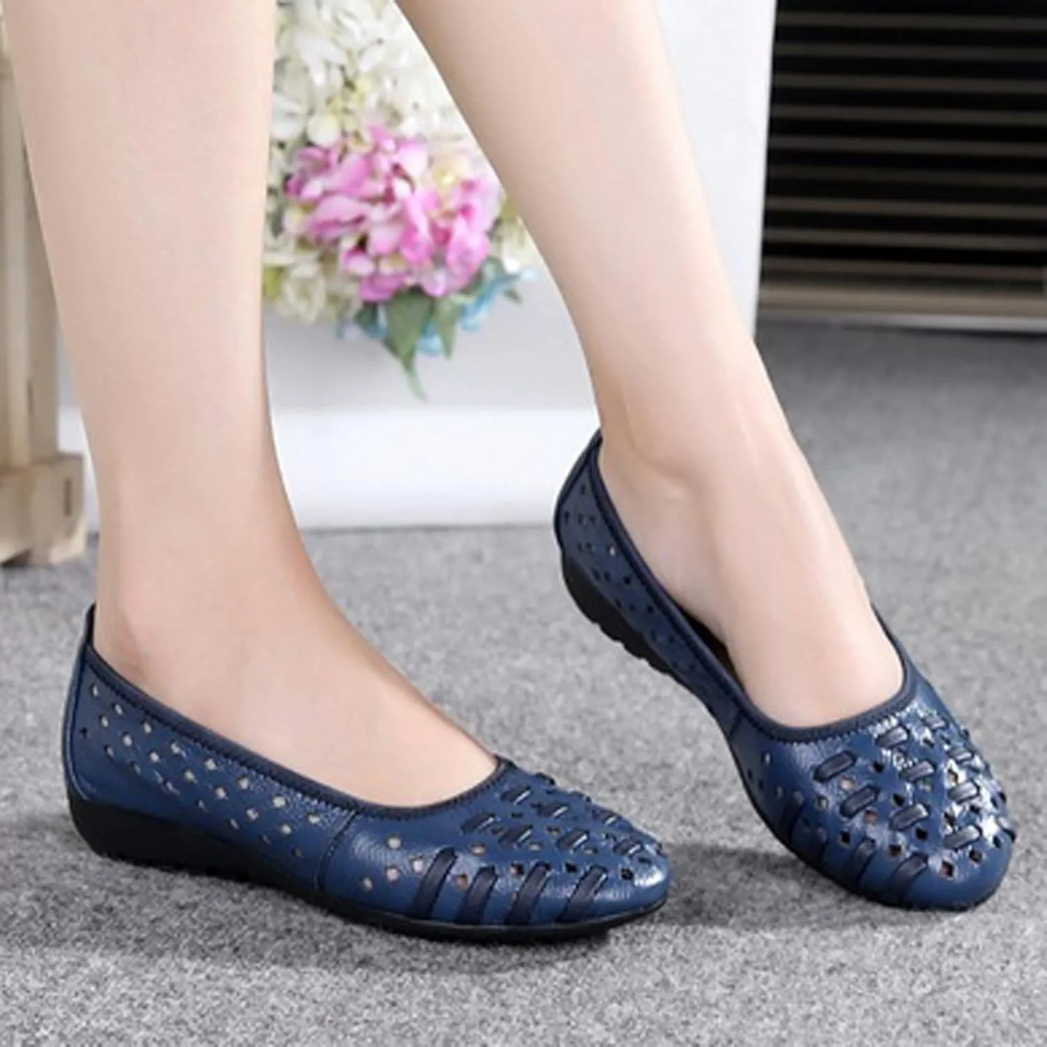 LUXINYU Women's Slip on Flats,Round Toe Hallow Flat Shoes, Soft Comfortable Cowhide Soft-soled Flats