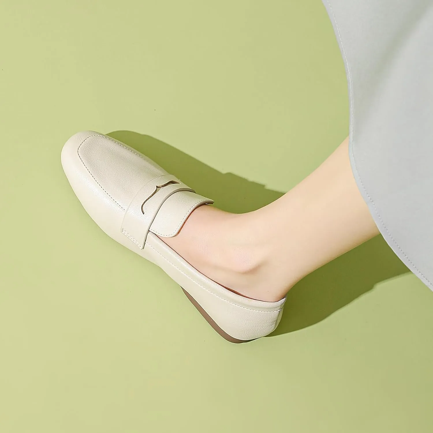 MASIKA Women's Fashionable Loafers, Cowhide Soft Soled Loafers, Square Toe Minimalist Work Shoes, Flat Shoes, and White Penny Loafers.