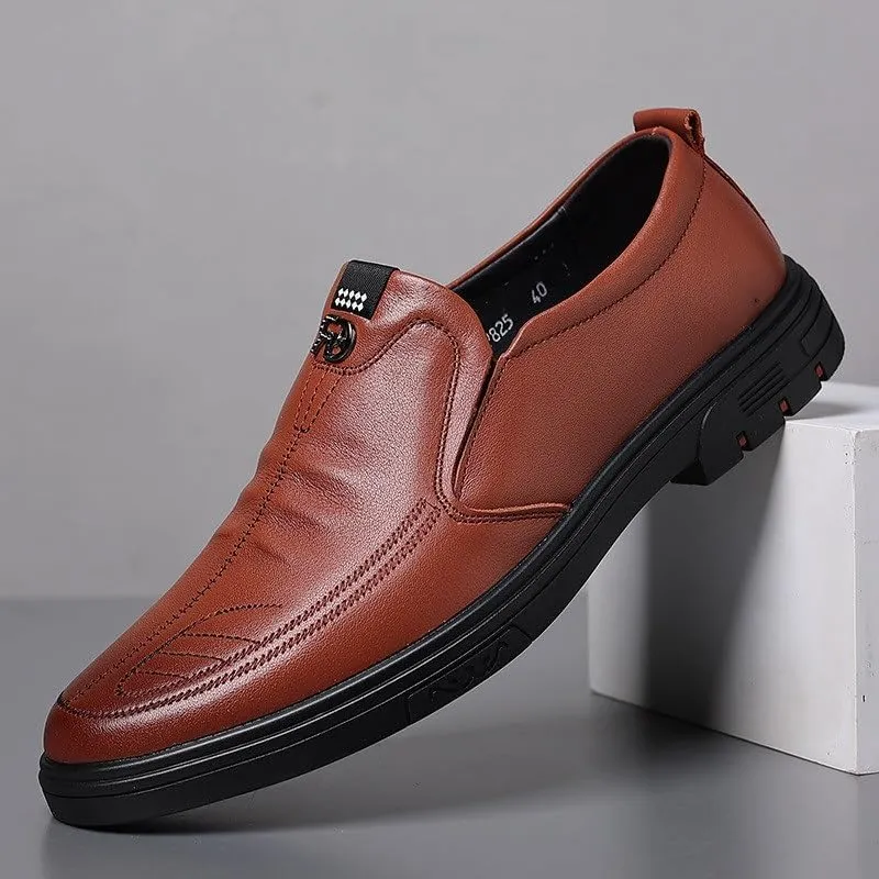 Men's Casual Shoes Round Shoes Rubber Soft Sole Slip-on Fashion Breathable Leather Shoes for Men