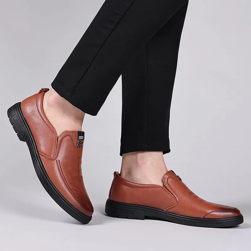 Men's Casual Shoes Round Shoes Rubber Soft Sole Slip-on Fashion Breathable Leather Shoes for Men