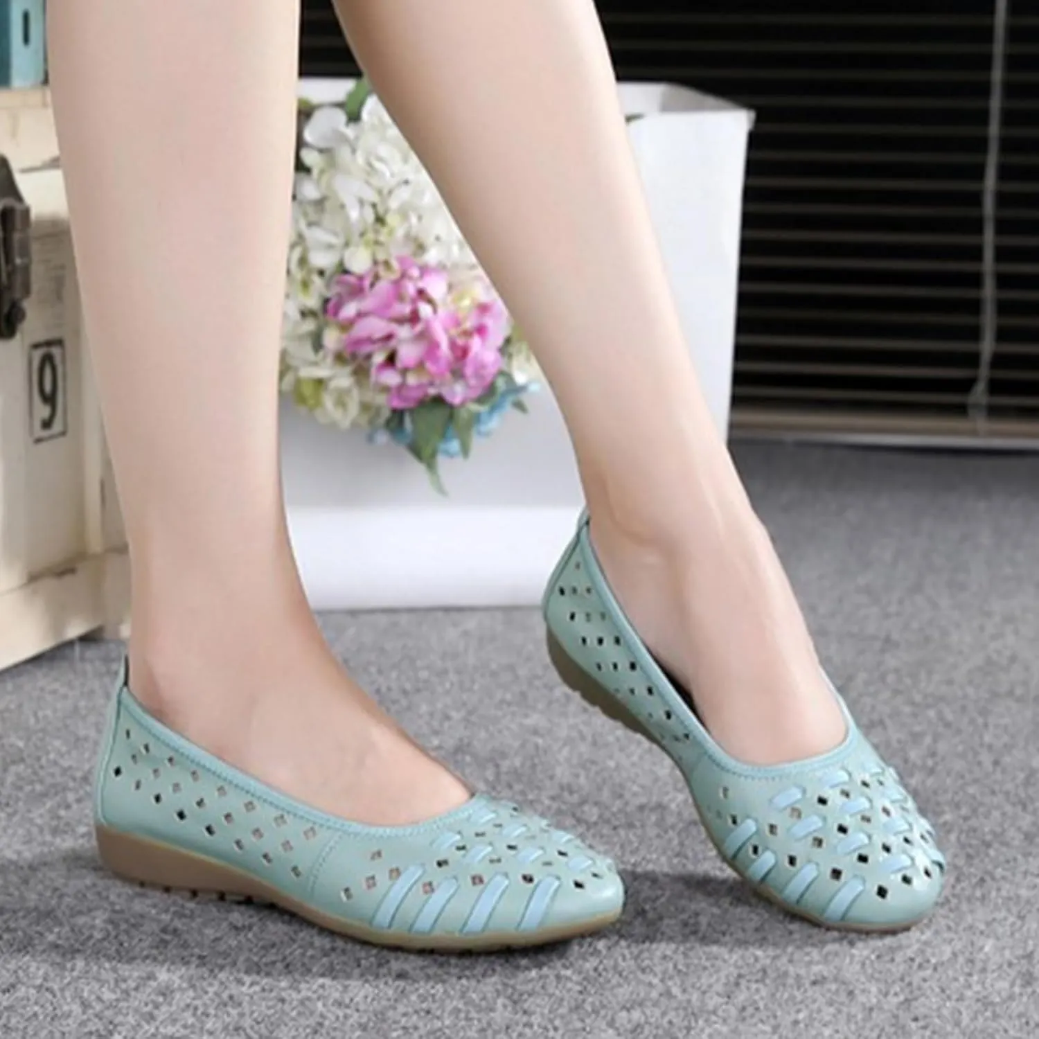 MOYOWEI Women's Summer Comfort Woven Leather Flats,Pointed Closed Toe Hollow Non-slip Soft Sole Slip-on Walking Casual Shoes