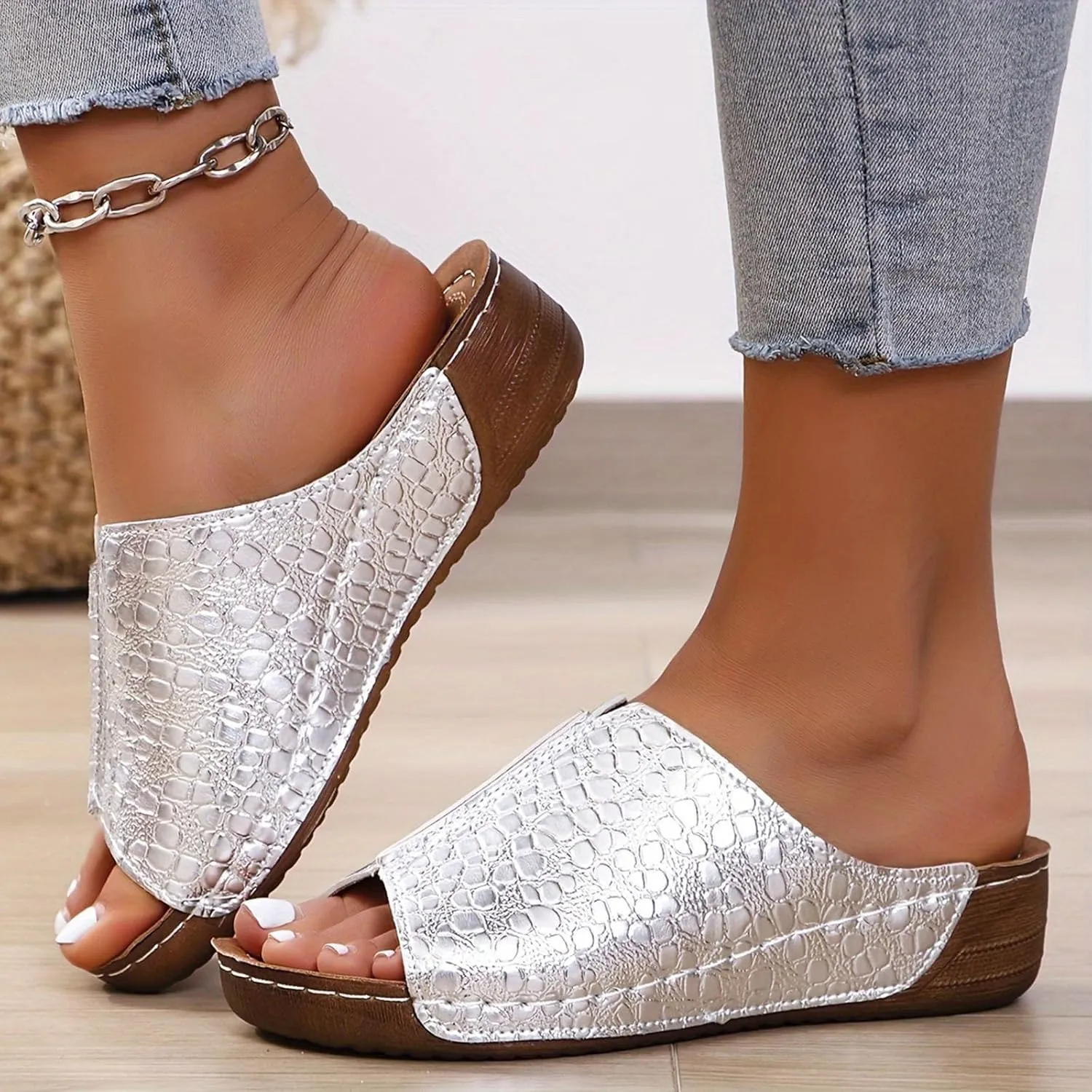 Orthopedic Sandals for Womens Arch Support Crocodile Pattern Dressy Leather Sandal Slip On Casual Open Toe Non-Slip Comfortable Shoes Summer Spring Stylish Beach Visits Festivals Party Shoe