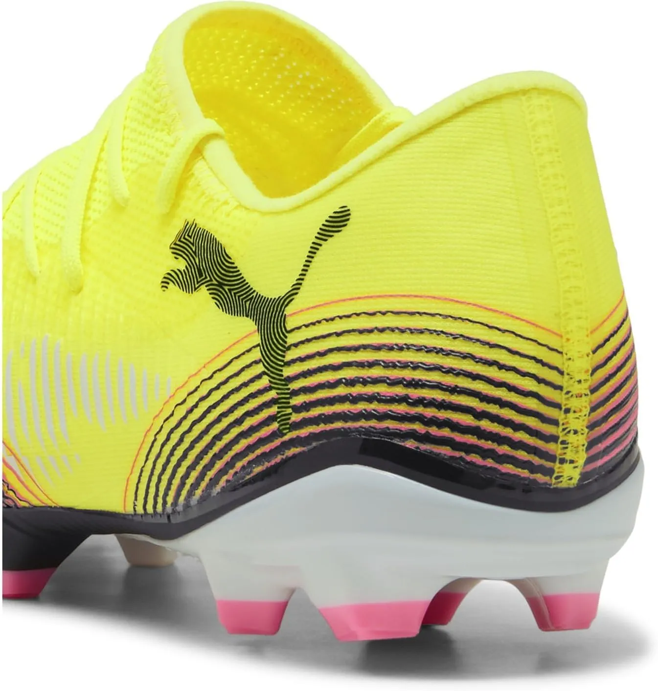 PUMA Men's Football Soccer Shoe