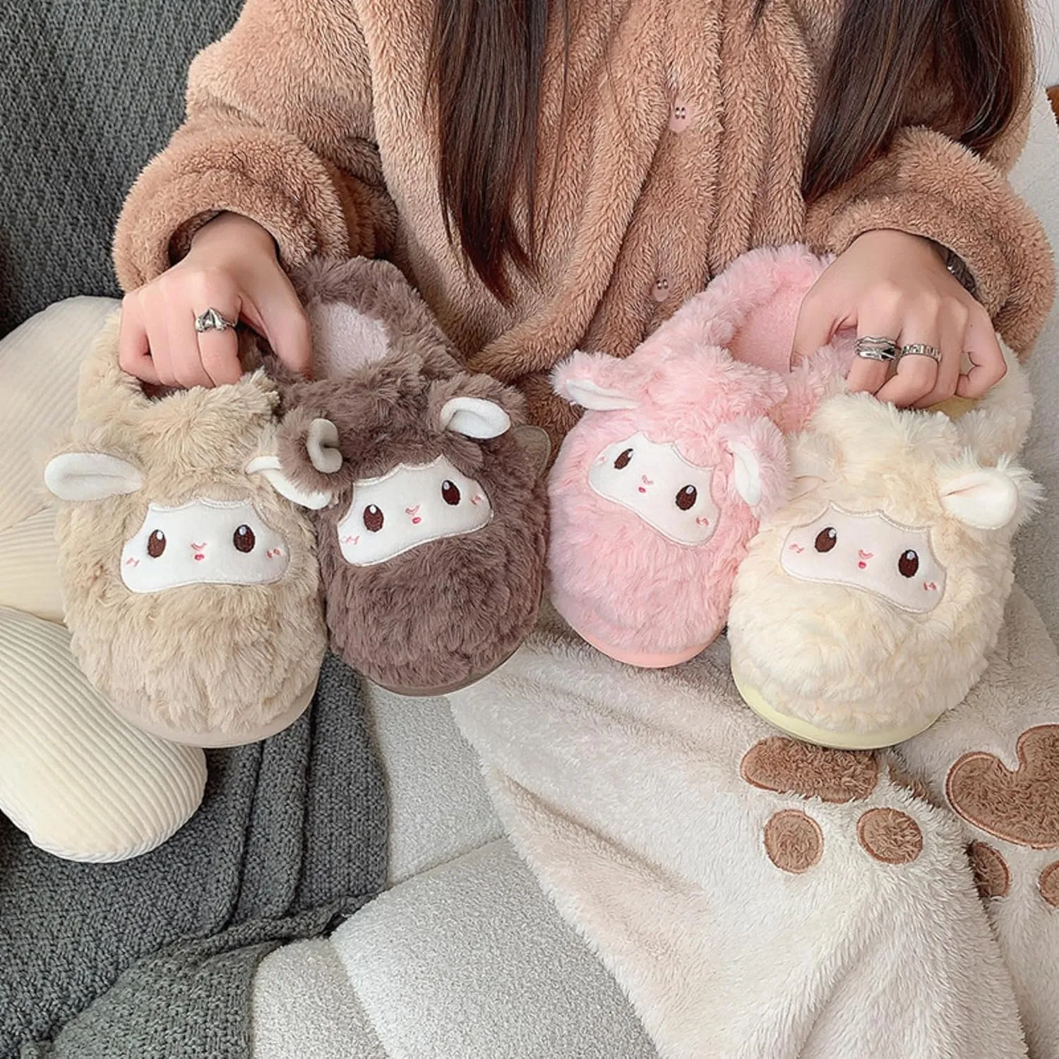 Sheep slippers Interesting animal shoes Warm keeping plush adult cartoon slippers for men and women at home
