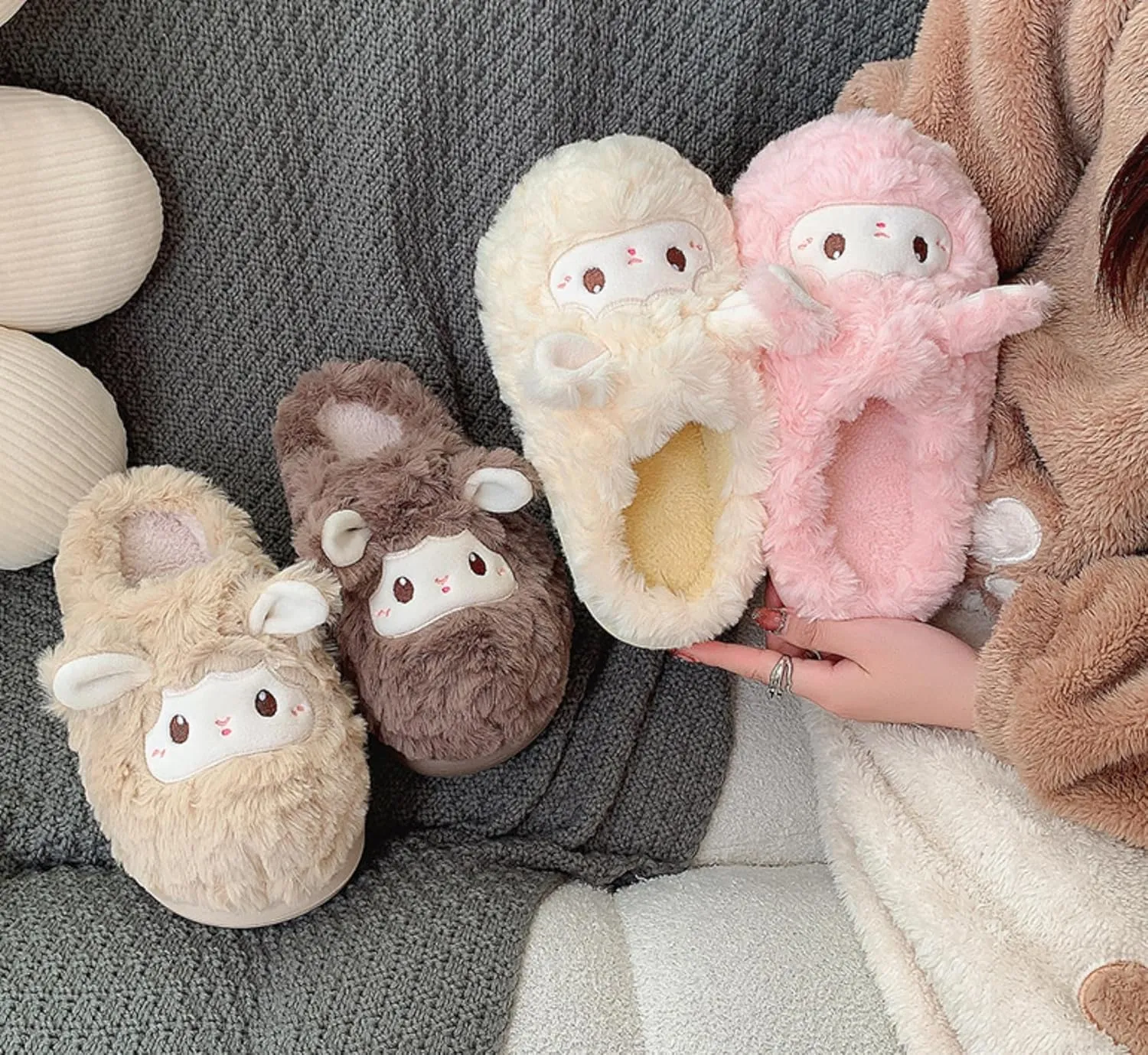 Sheep slippers Interesting animal shoes Warm keeping plush adult cartoon slippers for men and women at home