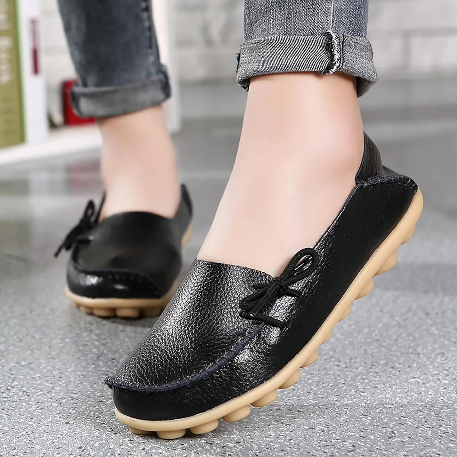 Solaud Women's Driving Moccasins Loafers Casual Round Toe Soft Comfortable Leather Loafers Breathable Slip On Walking Shoes