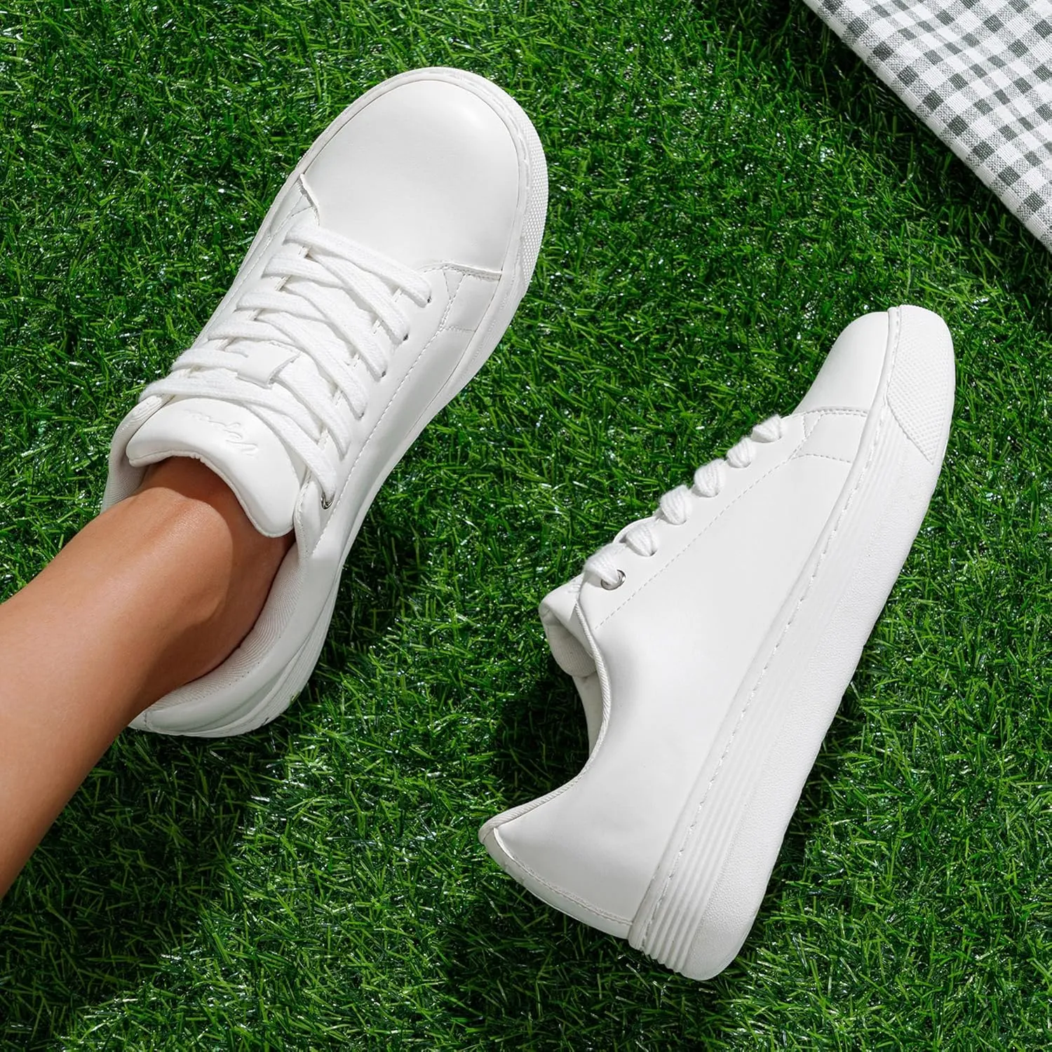 Vepose White Casual Walking Sneakers for Women Fashion Comfortable Slip On Low Top 8013 Shoes